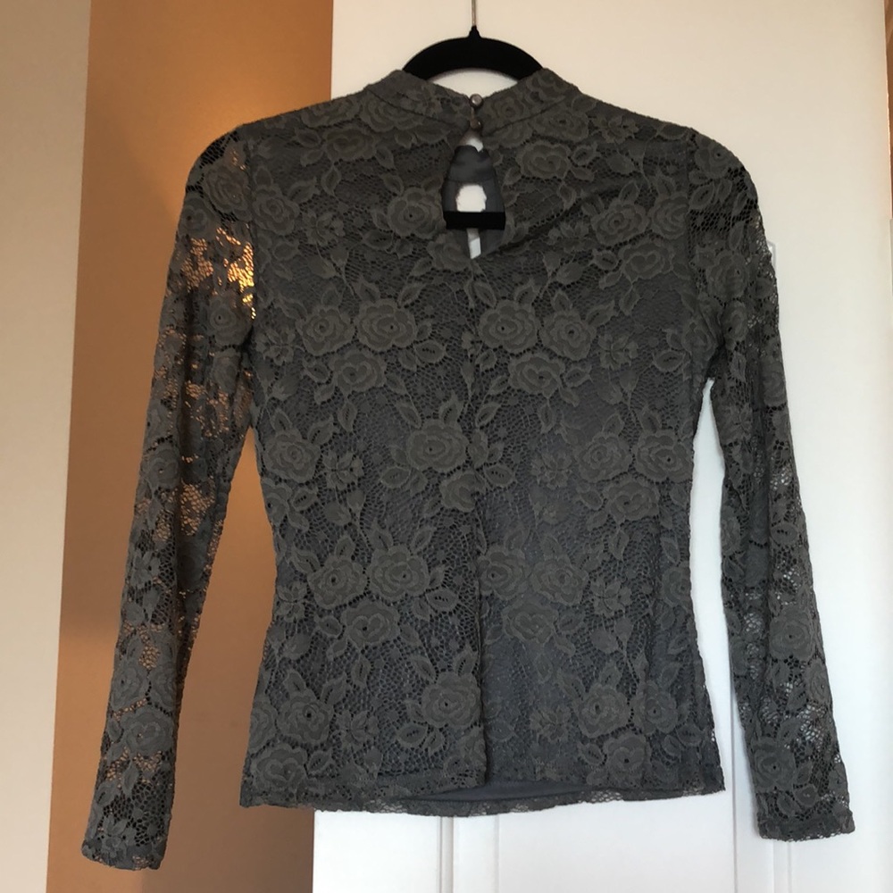 NWOT Venus Gray Lace Top - Picture 7 of 7